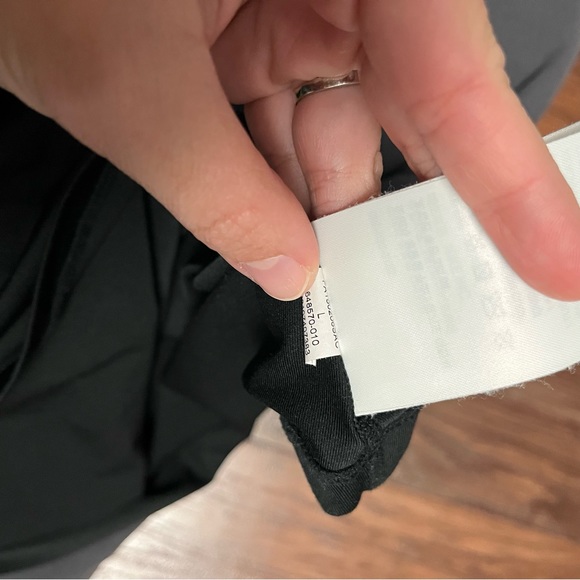 Nike Dri-Fit Bra Too - Picture 2 of 3